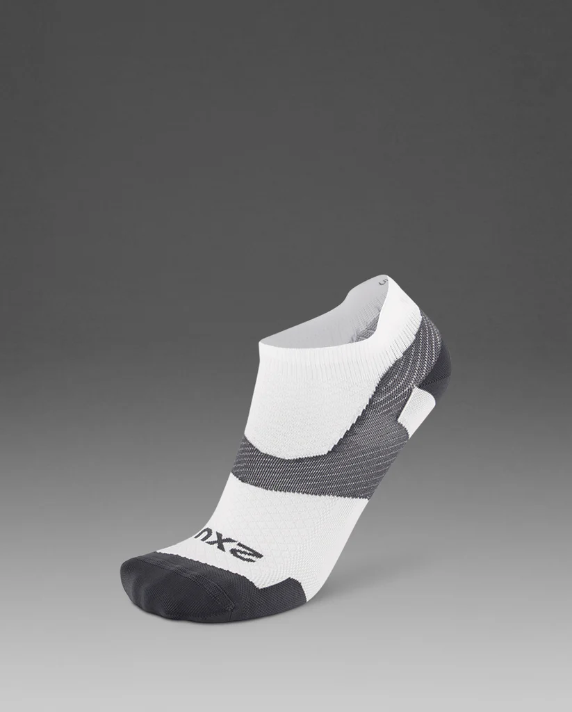 2XU Vectr Ultralight No Show Comppression Socks - Image 3